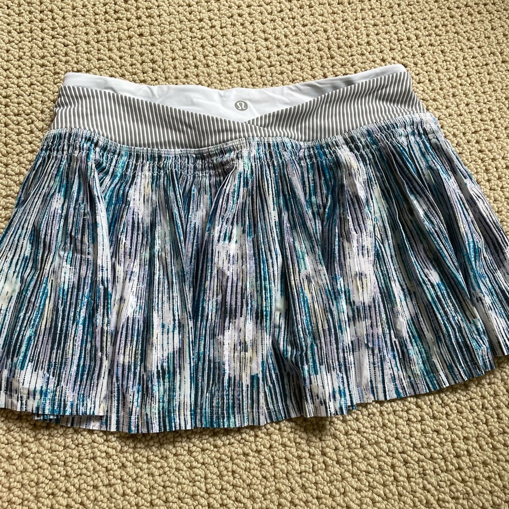 Multicolored size 4 lululemon tennis skirt.